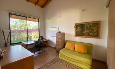 🏡 ¡Vive la tranquilidad que mereces en esta hermosa Casa Campestre! 🌳✨