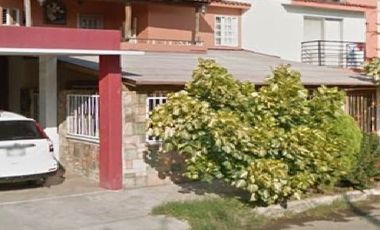 Casa de dos niveles en venta en manzanillo colima