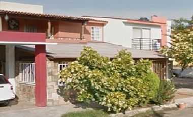 Casa de dos niveles en venta en manzanillo colima