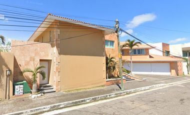 CASA EN VENTA CON ALBERCA EN COSTA DE ORO. VERACRUZ, VERACRUZ