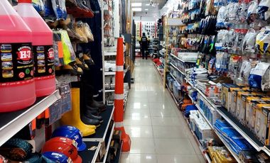 Venta o Alquiler de Local Comercial 400 m² con Bodega 400 m² en Via a Daule