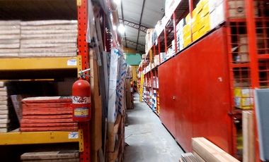Venta o Alquiler de Local Comercial 400 m² con Bodega 400 m² en Via a Daule