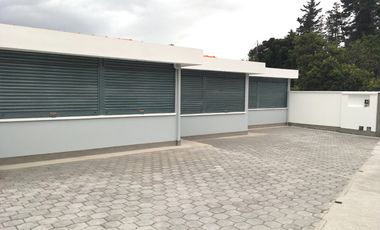 Renta de local comercial en Conocoto, Altos de la Moya – ideal para negocio