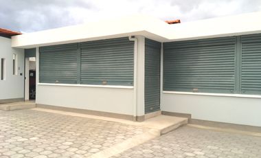 Renta de local comercial en Conocoto, Altos de la Moya – ideal para negocio