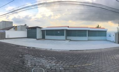 Renta de local comercial en Conocoto, Altos de la Moya – ideal para negocio