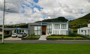 Tarqui, lujo que se vive todos los días ✨🌄