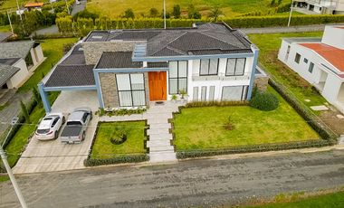 Tarqui, lujo que se vive todos los días ✨🌄