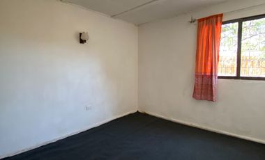 Casa 3 dormitorios 1 baño patio y entrada para auto