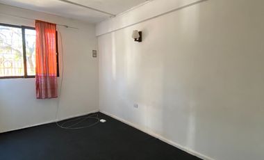 Casa 3 dormitorios 1 baño patio y entrada para auto