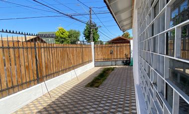 Casa 3 dormitorios 1 baño patio y entrada para auto