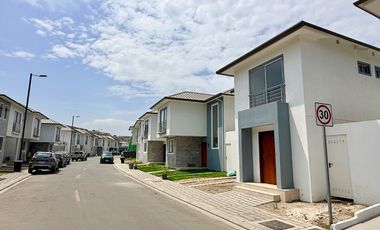 en venta casa en vistana 2000