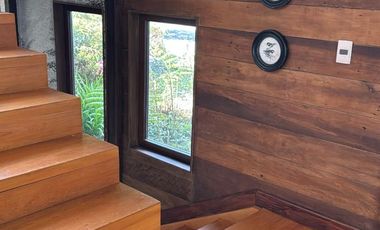 Espectacular casa con orilla de lago, a solo 4,9 km de Puerto Varas