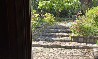 Espectacular casa con orilla de lago, a solo 4,9 km de Puerto Varas