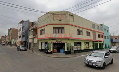 Alquilo Céntrico Departamento En 2Do Piso Para Vivienda O Empresa -220M2 - S/3,000