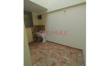 Alquiler Dpto en Estreno 1er Piso + Cochera - Av. La Paz