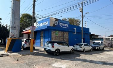 Local en renta sobre Av. Morelos, salida a Salamanca!  Excelente ubicación a la altura del puente de La Soledad, ideal para negocio u oficina.