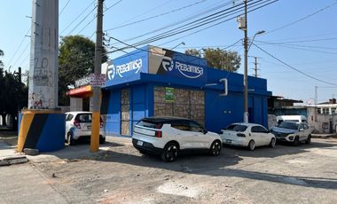Local en renta sobre Av. Morelos, salida a Salamanca!  Excelente ubicación a la altura del puente de La Soledad, ideal para negocio u oficina.