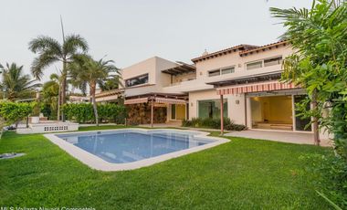Casa con Muelle Privado en Marina Vallarta