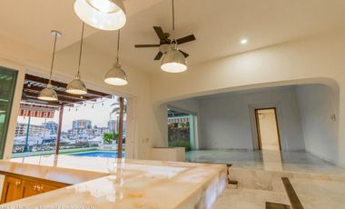 Casa con Muelle Privado en Marina Vallarta