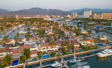 Casa con Muelle Privado en Marina Vallarta