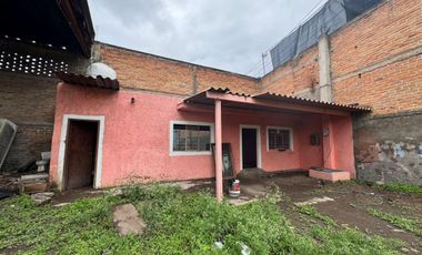 Terreno - Bodega en VENTA / RENTA sobre Calzada Lázaro Cárdenas en ESQUINA