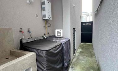 ALQUILER o VENTA CASA EN URB. ARBOLEIA