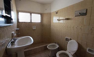 🏠AMPLIO DEPARTAMENTO EN ALQUILER 🏠