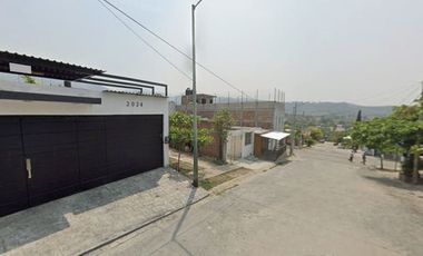 CASA EN CHIAPAS DE CORZO, AMPLIA, CUENTA CON TODOS LOS SERVICIOS Y AMENIDADES.