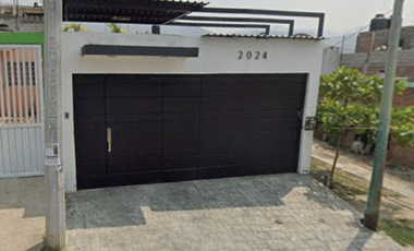 CASA EN CHIAPAS DE CORZO, AMPLIA, CUENTA CON TODOS LOS SERVICIOS Y AMENIDADES.