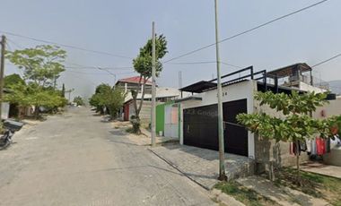 CASA EN CHIAPAS DE CORZO, AMPLIA, CUENTA CON TODOS LOS SERVICIOS Y AMENIDADES.