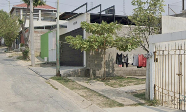 CASA EN CHIAPAS DE CORZO, AMPLIA, CUENTA CON TODOS LOS SERVICIOS Y AMENIDADES.