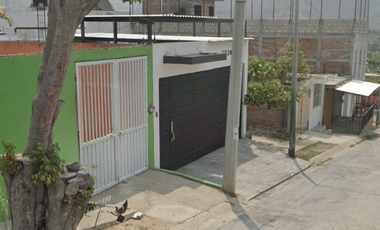 CASA EN CHIAPAS DE CORZO, AMPLIA, CUENTA CON TODOS LOS SERVICIOS Y AMENIDADES.