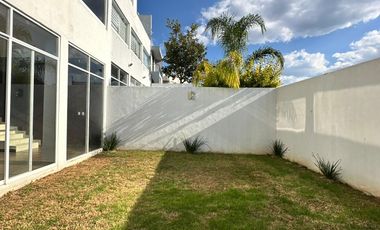 Casa en Monasterio Altozano