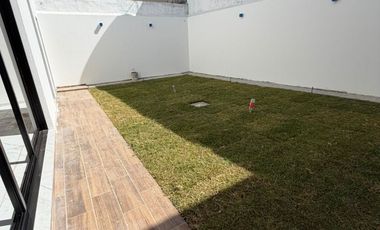 *CASA NUEVA EN VENTA EN BOSQUES DE LA VICTORIA A SOLO 3 CUADRAS DE EXPO GUADALAJARA*