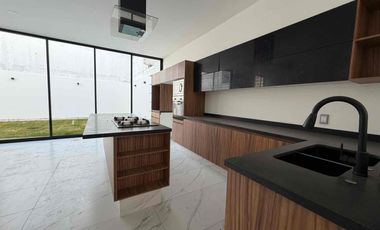 *CASA NUEVA EN VENTA EN BOSQUES DE LA VICTORIA A SOLO 3 CUADRAS DE EXPO GUADALAJARA*