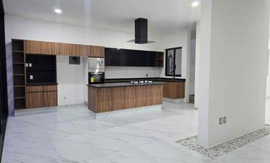 *CASA NUEVA EN VENTA EN BOSQUES DE LA VICTORIA A SOLO 3 CUADRAS DE EXPO GUADALAJARA*