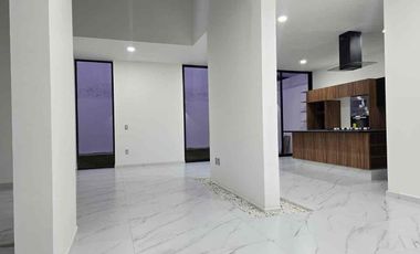 *CASA NUEVA EN VENTA EN BOSQUES DE LA VICTORIA A SOLO 3 CUADRAS DE EXPO GUADALAJARA*