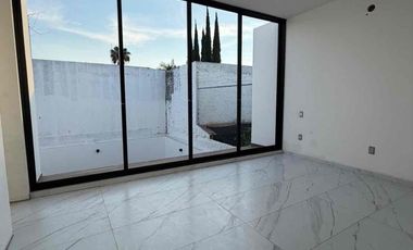 *CASA NUEVA EN VENTA EN BOSQUES DE LA VICTORIA A SOLO 3 CUADRAS DE EXPO GUADALAJARA*