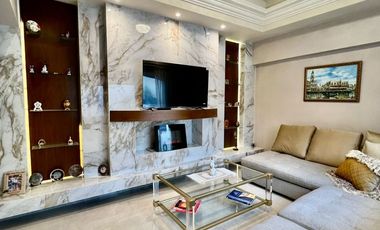 HERMOSA RESIDENCIA FRENTE A PARQUE