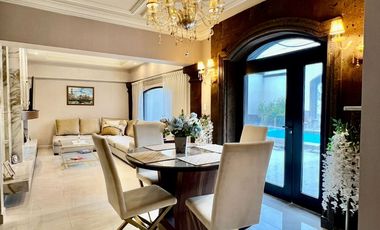 HERMOSA RESIDENCIA FRENTE A PARQUE