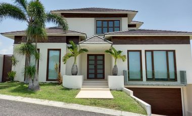 Residencia en venta de alta gama en Fracc. Villas Coral Alvarado Veracruz.