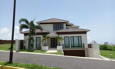 Residencia en venta de alta gama en Fracc. Villas Coral Alvarado Veracruz.