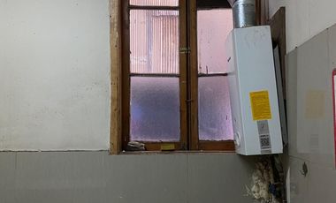 Se arrienda amplia casa a pasos de Av Argentina.