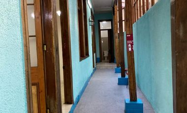 Se arrienda amplia casa a pasos de Av Argentina.