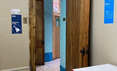 Se arrienda amplia casa a pasos de Av Argentina.