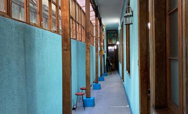 Se arrienda amplia casa a pasos de Av Argentina.