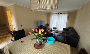 ARRIENDO CASA ESQUINA EN PUERTAS DEL SOL CURAUMA 3D 2B