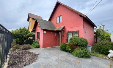 ARRIENDO CASA ESQUINA EN PUERTAS DEL SOL CURAUMA 3D 2B