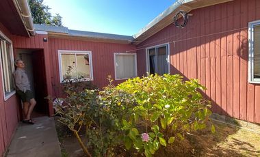 Se vende casa en sector El Retiro precio de venta UF 2.600