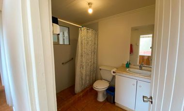 Se vende casa en sector El Retiro precio de venta UF 2.600